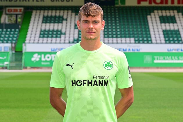 30 06 2022 SpVgg Greuther Fürth Kleeblatt Spielvereinigung 2 Fussball Bundesliga Saison 2022 2023 photo appointment portrait appointment presentation press appointment Leon Schaffran 25, SpVgg Greuther Fürth single photo single photo portrait portrait head picture