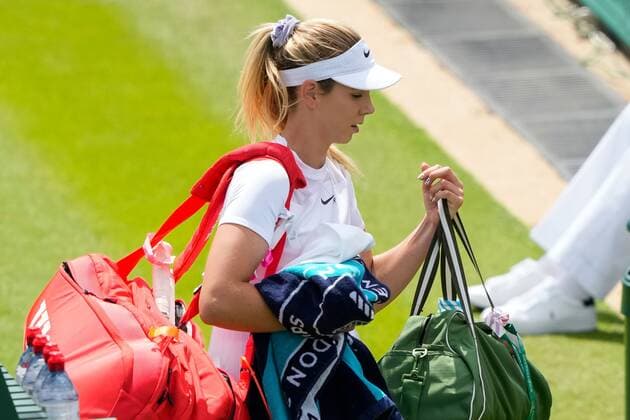 Mandatory Credit: Photo by Dave Shopland Shutterstock (13012402g) Katie Boulter walks off court after losing her 3rd round match Wimbledon Tennis Championships, Day 6, The All England Lawn Tennis and Croquet Club, London, UK - 02 Jul 2022 Wimbledon Tennis Championships, Day 6, The All England Lawn Tennis and Croquet Club, London, UK - 02 Jul 2022  Copyright: xDavexShopland Shutterstockx 13012402g