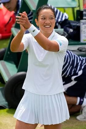 Mandatory Credit: Photo by Dave Shopland Shutterstock (13012402a) Harmony Tan celebrates winning her 3rd round match Wimbledon Tennis Championships, Day 6, The All England Lawn Tennis and Croquet Club, London, UK - 02 Jul 2022 Wimbledon Tennis Championships, Day 6, The All England Lawn Tennis and Croquet Club, London, UK - 02 Jul 2022  Copyright: xDavexShopland Shutterstockx 13012402a