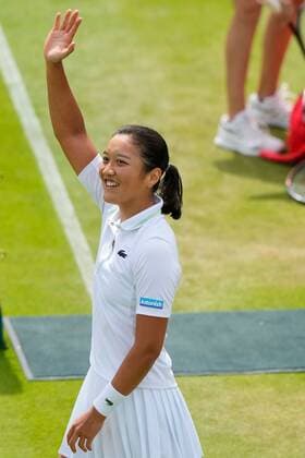 Mandatory Credit: Photo by Dave Shopland Shutterstock (13012402d) Harmony Tan celebrates winning her 3rd round match Wimbledon Tennis Championships, Day 6, The All England Lawn Tennis and Croquet Club, London, UK - 02 Jul 2022 Wimbledon Tennis Championships, Day 6, The All England Lawn Tennis and Croquet Club, London, UK - 02 Jul 2022  Copyright: xDavexShopland Shutterstockx 13012402d