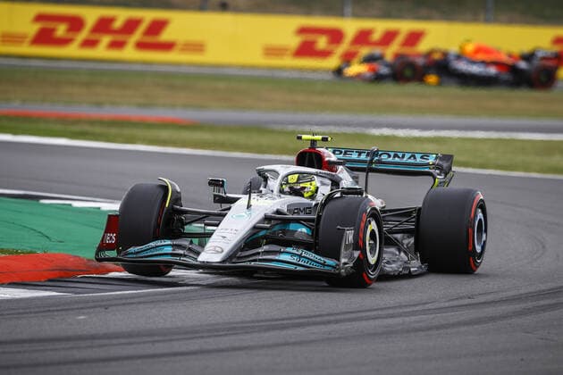 44 HAMILTON Lewis (gbr), Mercedes AMG F1 Team W13, action during the Formula 1 Lenovo British Grand Prix 2022, 10th round of the 2022 FIA Formula One World Championship, WM, Weltmeisterschaft on the Silverstone Circuit, from July 1 to 3, 2022 in Silverstone, United Kingdom - F1 - BRITISH GRAND PRIX 2022 DPPI Panoramic  00122024__B3_8017