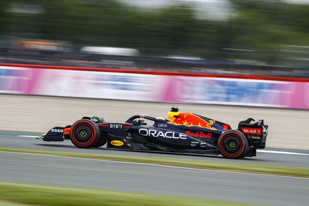 01 VERSTAPPEN Max (nld), Red Bull Racing RB18, action during the Formula 1 Lenovo British Grand Prix 2022, 10th round of the 2022 FIA Formula One World Championship, WM, Weltmeisterschaft on the Silverstone Circuit, from July 1 to 3, 2022 in Silverstone, United Kingdom - F1 - BRITISH GRAND PRIX 2022 DPPI Panoramic  00122024__B3_8068