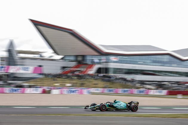 05 VETTEL Sebastian (ger), Aston Martin F1 Team AMR22, action during the Formula 1 Lenovo British Grand Prix 2022, 10th round of the 2022 FIA Formula One World Championship, WM, Weltmeisterschaft on the Silverstone Circuit, from July 1 to 3, 2022 in Silverstone, United Kingdom - F1 - BRITISH GRAND PRIX 2022 DPPI Panoramic  00122024__R5_5459