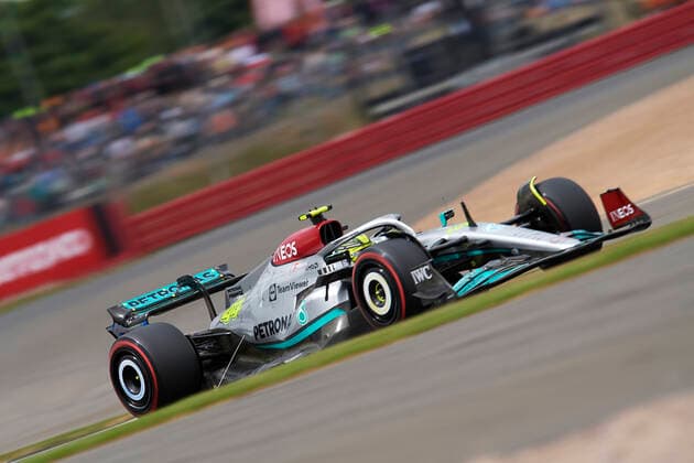 F1 Grand Prix of Great Britain - Qualifying Lewis Hamilton of Great Britain driving the (44) Mercedes AMG Petronas F1 Team Mercedes W13 during qualifying ahead of the F1 Grand Prix of Great Britain at Silverstone on July 2, 2022 in Northampton, United Kingdom. Northampton England  Copyright: xJosexBretonx originalFilename:breton-f1grandp220702_npLEh.jpg