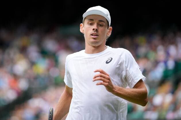 Mandatory Credit: Photo by Dave Shopland Shutterstock (13012402bo) Alex de Minaur during his third round match Wimbledon Tennis Championships, Day 6, The All England Lawn Tennis and Croquet Club, London, UK - 02 Jul 2022 Wimbledon Tennis Championships, Day 6, The All England Lawn Tennis and Croquet Club, London, UK - 02 Jul 2022  Copyright: xDavexShopland Shutterstockx 13012402bo