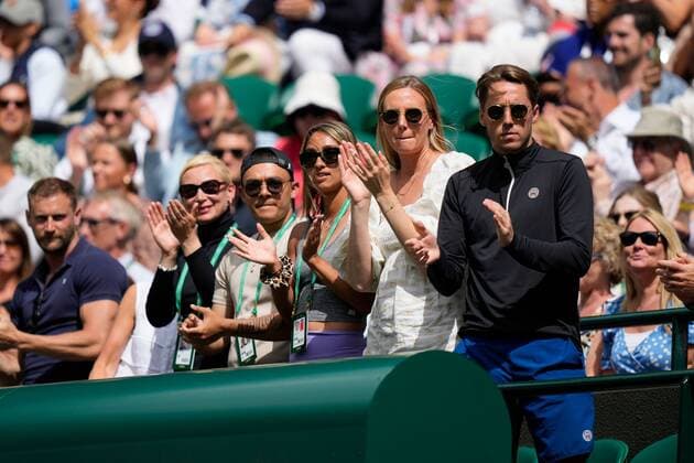 Mandatory Credit: Photo by Dave Shopland Shutterstock (13012402cl) The team of Liam Broady during his 3rd round match Wimbledon Tennis Championships, Day 6, The All England Lawn Tennis and Croquet Club, London, UK - 02 Jul 2022 Wimbledon Tennis Championships, Day 6, The All England Lawn Tennis and Croquet Club, London, UK - 02 Jul 2022  Copyright: xDavexShopland Shutterstockx 13012402cl