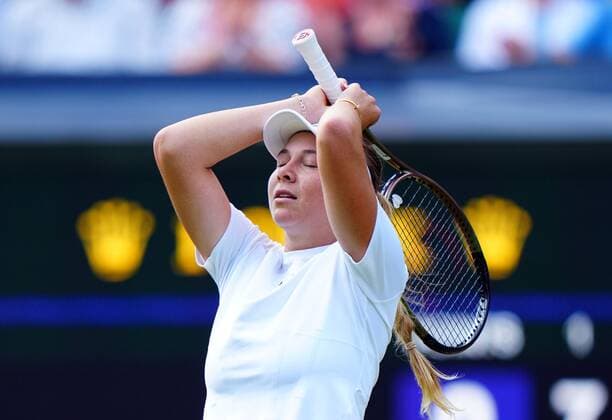 Mandatory Credit: Photo by Javier Garcia Shutterstock (13012408gh) Amanda Anisimova celebrates victory in her third round match Wimbledon Tennis Championships, Day 6, The All England Lawn Tennis and Croquet Club, London, UK - 02 Jul 2022 Wimbledon Tennis Championships, Day 6, The All England Lawn Tennis and Croquet Club, London, UK - 02 Jul 2022  Copyright: xJavierxGarcia Shutterstockx 13012408gh
