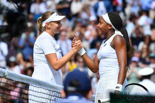 Mandatory Credit: Photo by James Veysey Shutterstock (13012407av) Amanda Anisimova celebrates victory in her third round match against Coco Gauff Wimbledon Tennis Championships, Day 6, The All England Lawn Tennis and Croquet Club, London, UK - 02 Jul 2022 Wimbledon Tennis Championships, Day 6, The All England Lawn Tennis and Croquet Club, London, UK - 02 Jul 2022  Copyright: xJamesxVeysey Shutterstockx 13012407av