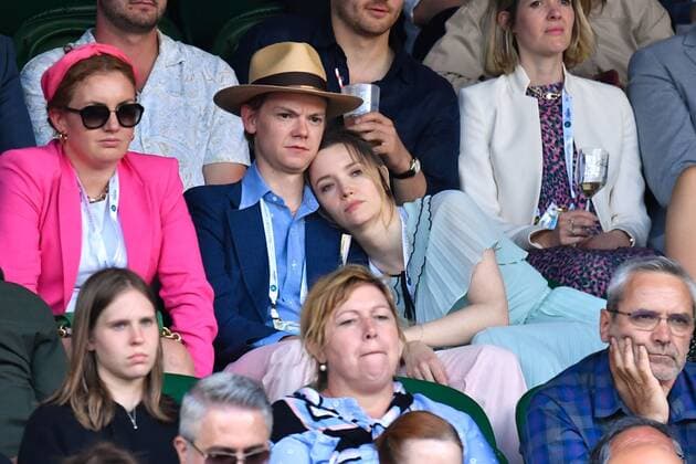 Sport Bilder des Tages Mandatory Credit: Photo by James Veysey Shutterstock (13012407cq) Thomas Brodie-Sangster and Talulah Riley on Centre Court Wimbledon Tennis Championships, Day 6, The All England Lawn Tennis and Croquet Club, London, UK - 02 Jul 2022 Wimbledon Tennis Championships, Day 6, The All England Lawn Tennis and Croquet Club, London, UK - 02 Jul 2022  Copyright: xJamesxVeysey Shutterstockx 13012407cq