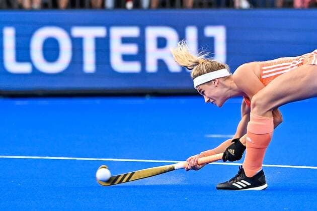Sport Themen der Woche KW26 AMSTELVEEN, 02-07-2022, Wagener Stadion, FIH Hockey Women s World Cup Spain & Netherlands 2022. Yibbi Jansen takes a penalty corner during the game Netherlands - Ireland. Netherlands - Ireland  x17279025x Copyright: