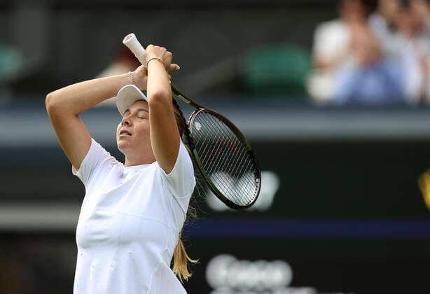 (220703) -- LONDON, July 3, 2022 -- Amanda Anisimova celebrates after winning the women s singles third round match between Amanda Anisimova and Coco Gauff of the United States at Wimbledon Tennis Championship in London, Britain, on July 2, 2022. ) (SP)BRITAIN-LONDON-TENNIS-WIMBLEDON-WOMEN S SINGLES HanxYan 