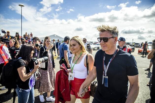 SILVERSTONE Top British chef Gordon Ramsay prior to the F1 Grand Prix of Great Britain at Silverstone on July 3, 2022 in Silverstone, England REMKO DE WAAL F1 Grand Prix of Great Britain 2022 xVIxANPxSportx xxANPxIVx 451270260 originalFilename: 451270260.jpg