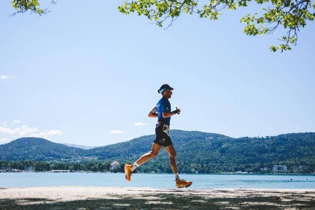 TRIATHLON - Ironman Austria 2022 KLAGENFURT,AUSTRIA,03.JUL.22 - TRIATHLON, SWIMMING - Ironman Austria. Image shows an athlete.  GEPAxpictures xDanielxGoetzhaber