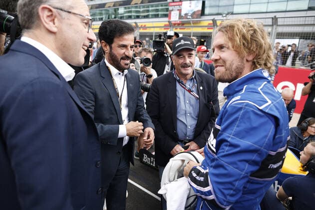 BEN SULAYEM Mohammed (uae), President of the FIA, portrait VETTEL Sebastian (ger), Aston Martin F1 Team AMR22, portrait Nigel Mansel during the Formula 1 Lenovo British Grand Prix 2022, 10th round of the 2022 FIA Formula One World Championship, WM, Weltmeisterschaft on the Silverstone Circuit, from July 1 to 3, 2022 in Silverstone, United Kingdom - F1 - BRITISH GRAND PRIX 2022 - RACE DPPI Panoramic 00122025__R5_6531