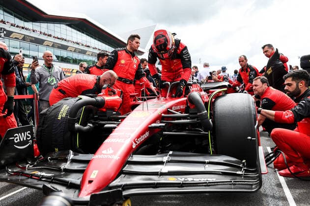 SAINZ Carlos (spa), Scuderia Ferrari F1-75, portrait during the Formula 1 Lenovo British Grand Prix 2022, 10th round of the 2022 FIA Formula One World Championship, WM, Weltmeisterschaft on the Silverstone Circuit, from July 1 to 3, 2022 in Silverstone, United Kingdom - F1 - BRITISH GRAND PRIX 2022 - RACE DPPI Panoramic  GOOD0356