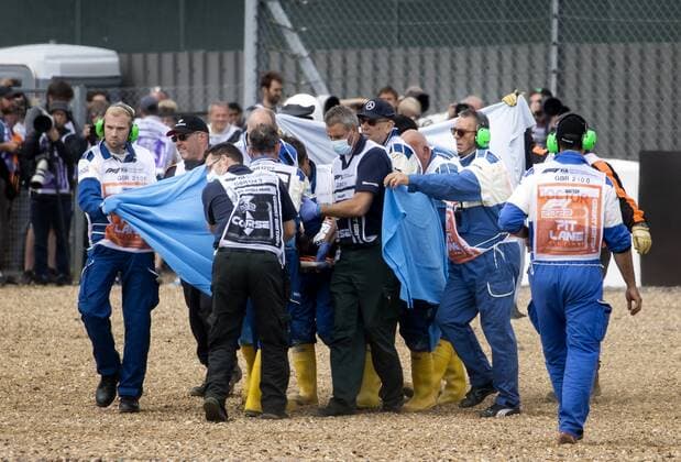 NORTHAMPTON Guanyu Zhou is being treated after a crash during the F1 Grand Prix of Great Britain at Silverstone on July 3, 2022 in Northampton, England REMKO DE WAAL F1 Grand Prix of Great Britain 2022 xVIxANPxSportx xxANPxIVx 451278646 originalFilename: 451278646.jpg