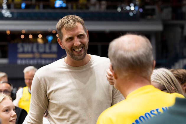 Sport Themen der Woche KW26 Sport Bilder des Tages Basketball, WM Quali, Schweden - Slowenien 220703 Dirk Nowitzki inför VM-kvalmatchen i basket mellan Sverige och Slovenien den 3 juli 2022 i Stockholm. *** 220703 Dirk Nowitzki before the World Cup qualifier in basketball between Sweden and Slovenia on July 3, 2022 in Stockholm,  Copyright: MICHAELxCAMPANELLA BB220703BB317