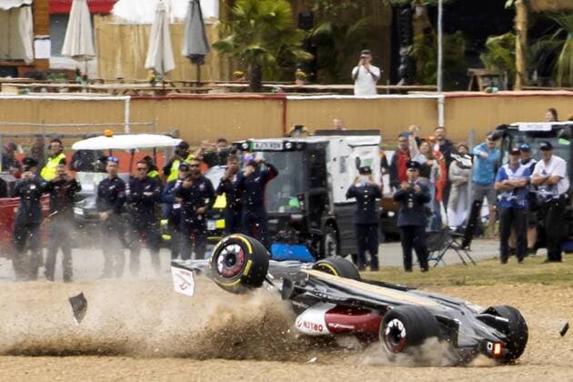 NORTHAMPTON Guanyu Zhou 24 driving the Alfa Romeo C40 crashes during the F1 Grand Prix of Great Britain at Silverstone on July 3, 2022 in Northampton, England REMKO DE WAAL F1 Grand Prix of Great Britain 2022 xVIxANPxSportx xxANPxIVx 451278711 originalFilename: 451278711.jpg