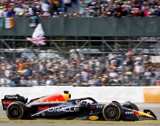 NORTHAMPTON Max Verstappen 1 with the Oracle Red Bull Racing RB18 Honda during the F1 Grand Prix of Great Britain at Silverstone on July 3, 2022 in Northampton, England REMKO DE WAAL F1 Grand Prix of Great Britain 2022 xVIxANPxSportx xxANPxIVx 451279925 originalFilename: 451279925.jpg