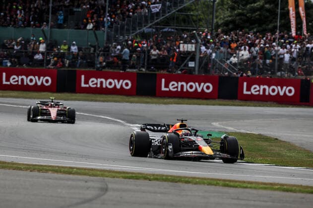 01 VERSTAPPEN Max (nld), Red Bull Racing RB18, action during the Formula 1 Lenovo British Grand Prix 2022, 10th round of the 2022 FIA Formula One World Championship, WM, Weltmeisterschaft on the Silverstone Circuit, from July 1 to 3, 2022 in Silverstone, United Kingdom - F1 - BRITISH GRAND PRIX 2022 - RACE DPPI Panoramic  GOOD0832