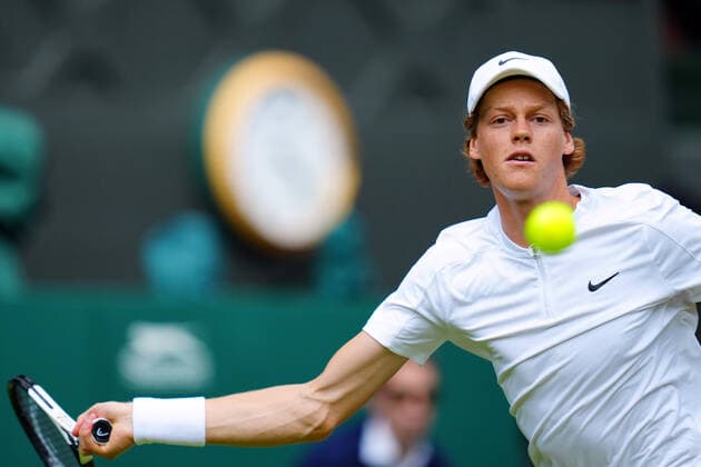 Mandatory Credit: Photo by James Veysey Shutterstock (13012857dm) Jannik Sinner during his fourth round match Wimbledon Tennis Championships, Day 7, The All England Lawn Tennis and Croquet Club, London, UK - 03 Jul 2022 Wimbledon Tennis Championships, Day 7, The All England Lawn Tennis and Croquet Club, London, UK - 03 Jul 2022  Copyright: xJamesxVeysey Shutterstockx 13012857dm