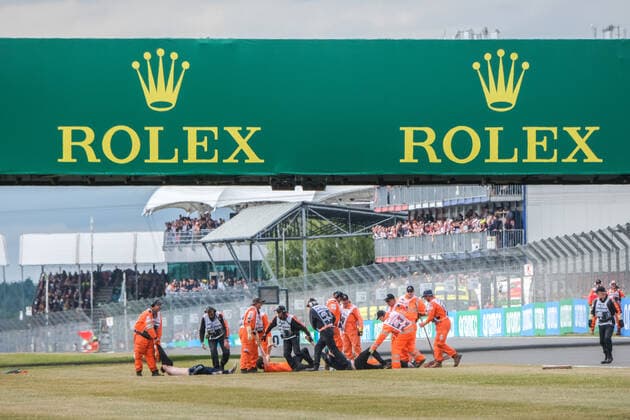 People storm the track, British Grand Prix, Silverstone, motorsport, Formula 1, British Grand Prix, Silverstone, motorsport, Formula 1 Towcester Copyright: xEibner-Pressefotox