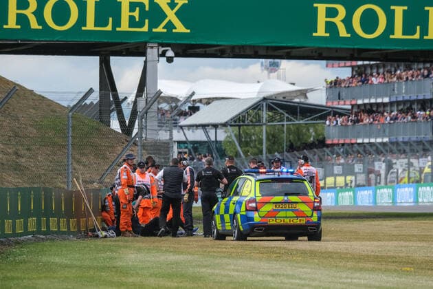 People storm the track, British Grand Prix, Silverstone, motorsport, Formula 1, British Grand Prix, Silverstone, motorsport, Formula 1 Towcester Copyright: xEibner-Pressefotox