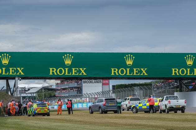 People storm the track, British Grand Prix, Silverstone, motorsport, Formula 1, British Grand Prix, Silverstone, motorsport, Formula 1 Towcester Copyright: xEibner-Pressefotox