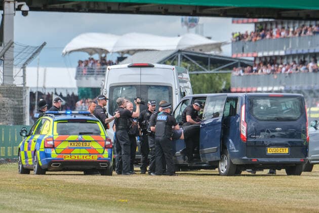 People storm the track, British Grand Prix, Silverstone, motorsport, Formula 1, British Grand Prix, Silverstone, motorsport, Formula 1 Towcester Copyright: xEibner-Pressefotox