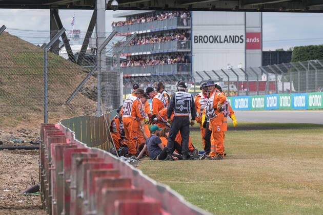 People storm the track, British Grand Prix, Silverstone, motorsport, Formula 1, British Grand Prix, Silverstone, motorsport, Formula 1 Towcester Copyright: xEibner-Pressefotox