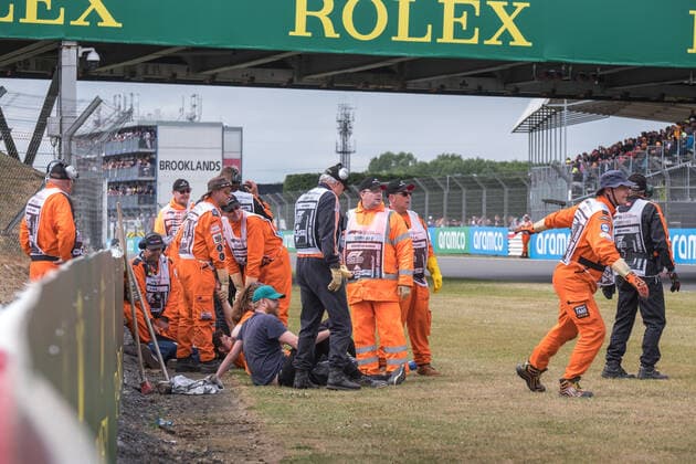 People storm the track, British Grand Prix, Silverstone, motorsport, Formula 1, British Grand Prix, Silverstone, motorsport, Formula 1 Towcester Copyright: xEibner-Pressefotox