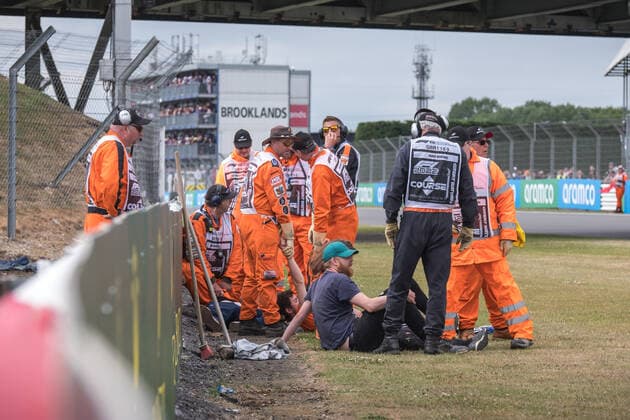 People storm the track, British Grand Prix, Silverstone, motorsport, Formula 1, British Grand Prix, Silverstone, motorsport, Formula 1 Towcester Copyright: xEibner-Pressefotox