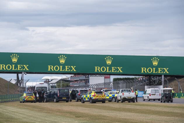 People storm the track, British Grand Prix, Silverstone, motorsport, Formula 1, British Grand Prix, Silverstone, motorsport, Formula 1 Towcester Copyright: xEibner-Pressefotox