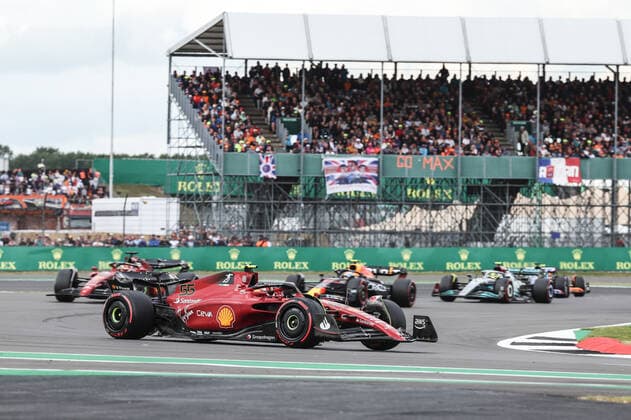 55 SAINZ Carlos (spa), Scuderia Ferrari F1-75, action during the Formula 1 Lenovo British Grand Prix 2022, 10th round of the 2022 FIA Formula One World Championship, WM, Weltmeisterschaft on the Silverstone Circuit, from July 1 to 3, 2022 in Silverstone, United Kingdom - F1 - BRITISH GRAND PRIX 2022 - RACE DPPI Panoramic  G00D8533