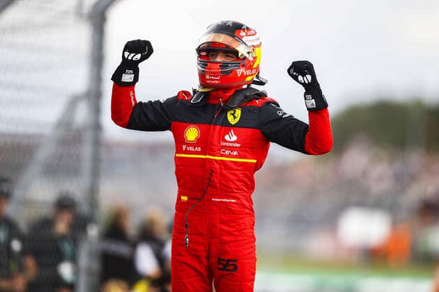 SAINZ Carlos (spa), Scuderia Ferrari F1-75, portrait celebration during the Formula 1 Lenovo British Grand Prix 2022, 10th round of the 2022 FIA Formula One World Championship, WM, Weltmeisterschaft on the Silverstone Circuit, from July 1 to 3, 2022 in Silverstone, United Kingdom - F1 - BRITISH GRAND PRIX 2022 - RACE DPPI Panoramic  00122025__B3_9509_1