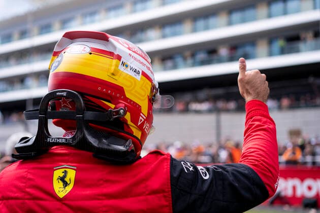 July 3, 2022, Towcester, Great Britain: CARLOS SAINZ Jr of Spain and Scuderia Ferrari on the starting grid before the 2022 FIA Formula 1 British Grand Prix at Silverstone Circuit in Towcester, Great Britain. Towcester Great Britain - ZUMAg147 20220703_zap_g147_081 Copyright: xJamesxGasperottix