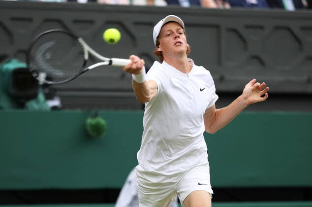 TENNIS - Wimbledon 2022 LONDON,ENGLAND,03.JUL.22 - TENNIS - ATP, Tennis Herren World Tour, Wimbledon, Grand Slam. Image shows Jannik Sinner (ITA).  GEPAxpictures xAlanxGrieves