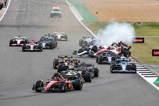 Crash between 24 Guanyu Zhou CHN, Alfa Romeo F1 Team ORLEN and 63 George Russell GBR, Mercedes AMG Petronas F1 Team at the start, F1 Grand Prix of Great Britain at Silverstone Circuit on July 3, 2022 in Silverstone, United Kingdom Photo by HOCH ZWEI Silverstone United Kingdom