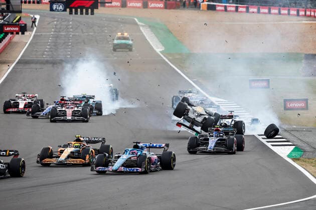 Crash between 24 Guanyu Zhou CHN, Alfa Romeo F1 Team ORLEN and 63 George Russell GBR, Mercedes AMG Petronas F1 Team at the start, F1 Grand Prix of Great Britain at Silverstone Circuit on July 3, 2022 in Silverstone, United Kingdom Photo by HOCH ZWEI Silverstone United Kingdom