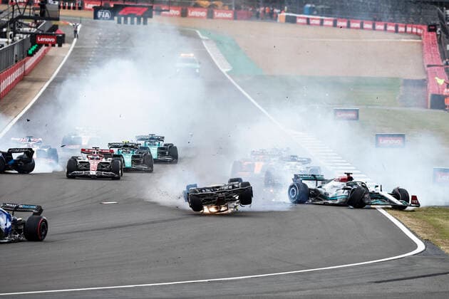 Crash between 24 Guanyu Zhou CHN, Alfa Romeo F1 Team ORLEN and 63 George Russell GBR, Mercedes AMG Petronas F1 Team at the start, F1 Grand Prix of Great Britain at Silverstone Circuit on July 3, 2022 in Silverstone, United Kingdom Photo by HOCH ZWEI Silverstone United Kingdom