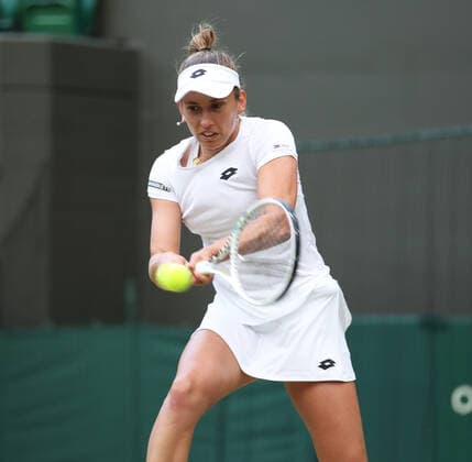 TENNIS - Wimbledon 2022 LONDON,ENGLAND,03.JUL.22 - TENNIS - WTA, Tennis Damen Tour, Wimbledon, Grand Slam. Image shows Elise Mertens (BEL).  GEPAxpictures xAlanxGrieves