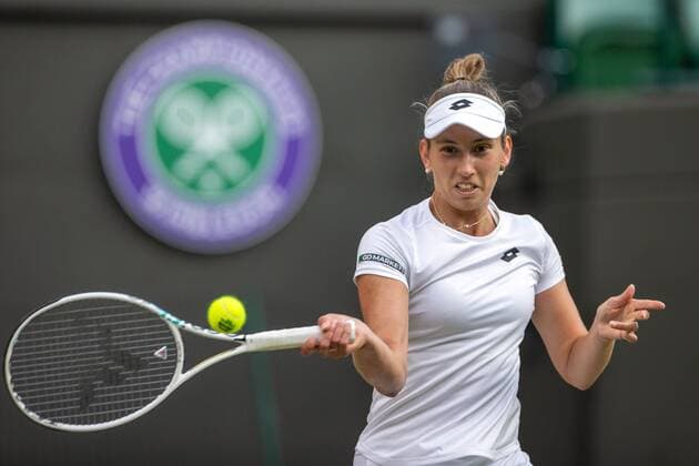 Mandatory Credit: Photo by Ella Ling Shutterstock (13012853hf) Elise Mertens during her fourth round match Wimbledon Tennis Championships, Day 7, The All England Lawn Tennis and Croquet Club, London, UK - 03 Jul 2022 Wimbledon Tennis Championships, Day 7, The All England Lawn Tennis and Croquet Club, London, UK - 03 Jul 2022  Copyright: xEllaxLing Shutterstockx 13012853hf
