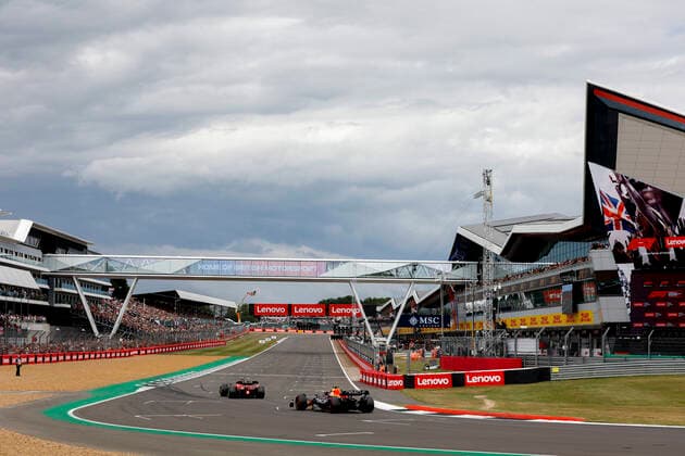 55 Carlos Sainz ESP, Scuderia Ferrari , 1 Max Verstappen NLD, Oracle Red Bull Racing , F1 Grand Prix of Great Britain at Silverstone Circuit on July 3, 2022 in Silverstone, United Kingdom Photo by HOCH ZWEI Silverstone United Kingdom