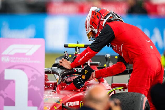 SAINZ Carlos (spa), Scuderia Ferrari F1-75, celebrating victory with LECLERC Charles (mco), Scuderia Ferrari F1-75, during the Formula 1 Lenovo British Grand Prix 2022, 10th round of the 2022 FIA Formula One World Championship, WM, Weltmeisterschaft on the Silverstone Circuit, from July 1 to 3, 2022 in Silverstone, United Kingdom - F1 - BRITISH GRAND PRIX 2022 - RACE DPPI Panoramic  20220703_GOOD1056