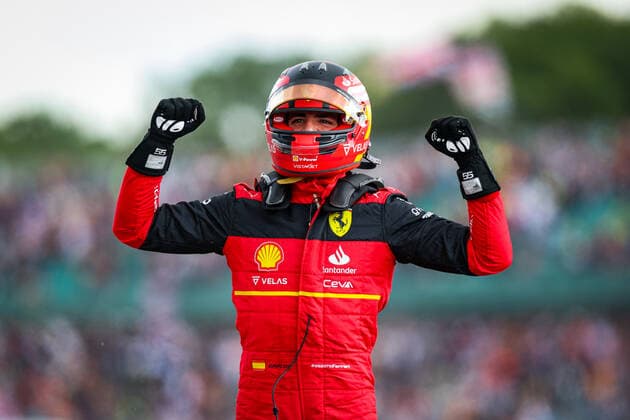 SAINZ Carlos (spa), Scuderia Ferrari F1-75, portrait celebrating victory during the Formula 1 Lenovo British Grand Prix 2022, 10th round of the 2022 FIA Formula One World Championship, WM, Weltmeisterschaft on the Silverstone Circuit, from July 1 to 3, 2022 in Silverstone, United Kingdom - F1 - BRITISH GRAND PRIX 2022 - RACE DPPI Panoramic  20220703_GOOD1146