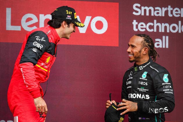 SAINZ Carlos (spa), Scuderia Ferrari F1-75, HAMILTON Lewis (gbr), Mercedes AMG F1 Team W13, portrait podium during the Formula 1 Lenovo British Grand Prix 2022, 10th round of the 2022 FIA Formula One World Championship, WM, Weltmeisterschaft on the Silverstone Circuit, from July 1 to 3, 2022 in Silverstone, United Kingdom - F1 - BRITISH GRAND PRIX 2022 - RACE DPPI Panoramic  20220703_GOOD1459