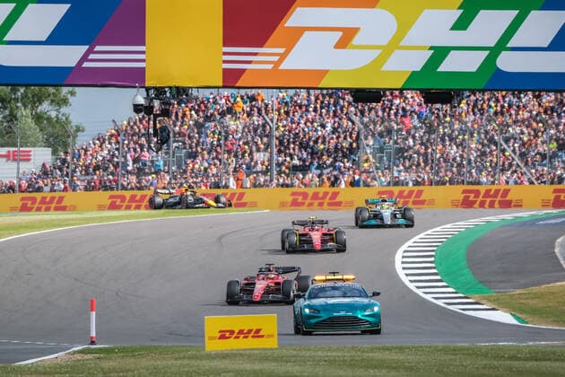 Charles Leclerc MCO, Scuderia Ferrari 16 in Ferrari F1 75, leads the field behind the safety car, British Grand Prix, Silverstone, motorsport, Formula 1, British Grand Prix, Silverstone, motorsport, Formula 1 Towcester Copyright: xEibner-Pressefotox EP_MKB