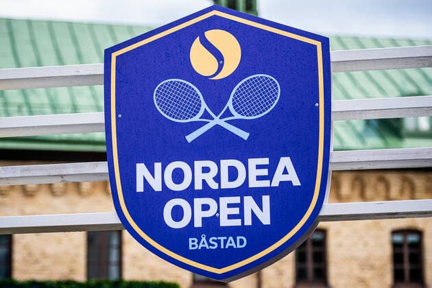 220704 A sign with Nordea Opens logotype on before day 1 of the WTA Nordea Open on 4 July 2022 in Bastad,  Copyright: CHRISTOFFERxBORGxMATTISSON BB220704CB005