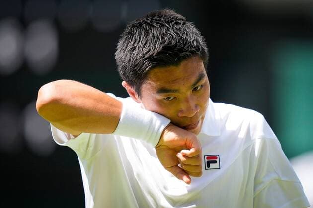 Mandatory Credit: Photo by Dave Shopland Shutterstock (13012860am) Brandon Nakashima during his fourth round match Wimbledon Tennis Championships, Day 8, The All England Lawn Tennis and Croquet Club, London, UK - 04 Jul 2022 Wimbledon Tennis Championships, Day 8, The All England Lawn Tennis and Croquet Club, London, UK - 04 Jul 2022  Copyright: xDavexShopland Shutterstockx 13012860am