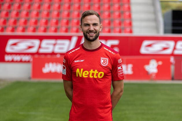 Benedikt Gimber SSV Jahn Regensburg 2 BL, portrait date 2022 2023